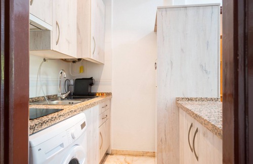 Parque Alcosa Apartamento | Apartamento 'Palacio De Congresos' con piscina compartida, Wi-Fi y aire acondicionado