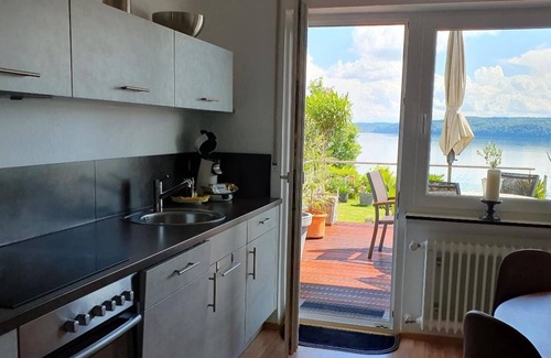Sipplingen Apartamento | Apartamento 'Panorama-seetraum' con vistas al lago, terraza privada y Wi-Fi