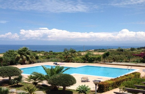 Zambrone Apartamento | Amalfi Apartment N16 - capacidad para 4 + 1- 180 ° C vistas panorámicas al mar