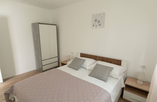 Sibenik Apartamento | Apartment Pave and Ema apartman (95901-A1) - Konjevrate