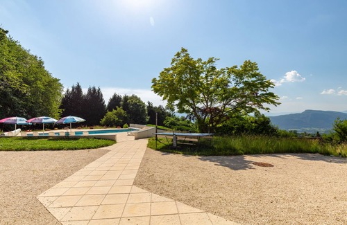 Trevignin Apartamento | Apartamento "Pécloz" en la casa rural "Le Pré Charville" con vistas a la montaña y cocina exterior