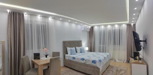 Central Serbia Apartamento | Apartment "PERLA LUX" 4 STARS by Central park included FREE Wi-Fi & Parking & Kitchen & Washing mashine & Keyless code entry & Hidden terrace
