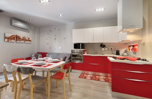 Savona Apartamento | Apartamento 'Perla Marina Savona' con vistas al mar, Wi-Fi y aire acondicionado