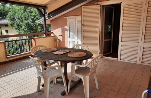 San Mariano Apartamento | Apartamento 'Perugia Mansarda In Villa' con terraza privada, jardín compartido y Wi-Fi