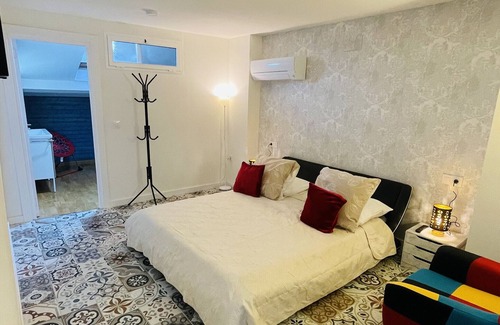 Montreal Apartamento | Apartment "Petit Bonheur" with Shared Terrace & Wi-Fi