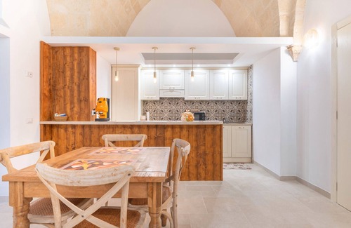 Pulsano Apartamento | Apartamento 'Piano Terra' con Jardín Privado, Wi-Fi y Aire Acondicionado