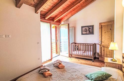 Bleggio Superiore Apartamento | Apartment Picchio Autunno by Interhome