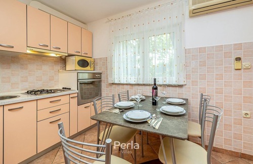 Vinkuran Apartamento | House BARBARA / apartment PINETA with cozy terrace