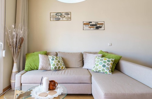 Las Lagunas Apartamento | Apartamento 'Piso Santa Fabiola' con vistas a la montaña, balcón, terraza y Wi-Fi