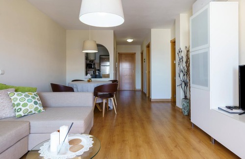 Las Lagunas Apartamento | Apartamento 'Piso Santa Fabiola' con vistas a la montaña, balcón, terraza y Wi-Fi