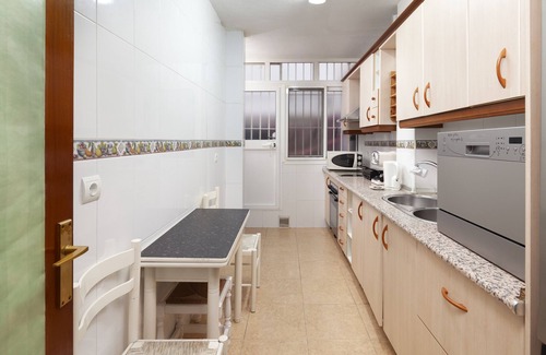 La Cala del Moral Apartamento | Apartamento 'Playa Costa del Sol' con Wi-Fi y aire acondicionado