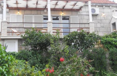 Cove Tri Zala (Zrnovo) Apartamento | Apartment Plaza