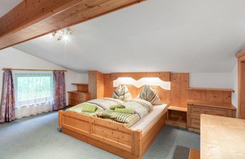 Bramberg am Wildkogel Apartamento | Apartment Prieslern-2 by Interhome