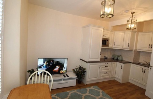 Kinsale Apartamento | Apartamento-Baño Privado-Ref B