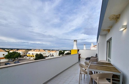 Vila Nova De Cacela Apartamento | Apartamento Silver Terrace T2 by YHA