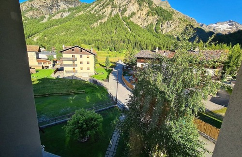 Cogne Apartamento | Apartamento 'Punta Ceresole 4061 Maison Gerard' con vistas a la montaña, jardín compartido y Wi-Fi