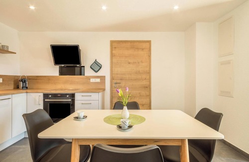Neukirch Apartamento | Apartamento 'Pusteblume' con vistas a la montaña, terraza y Wi-Fi