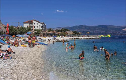 Arbanija Apartamento | Apartment Put Vlaka I