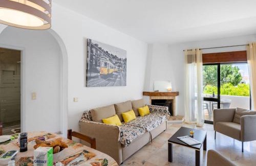 Alporchinhos Apartamento | Apartment Quinta do Torrejão by Interhome