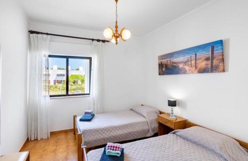 Alporchinhos Apartamento | Apartment Quinta do Torrejão by Interhome