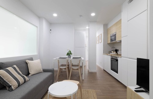 Rates Apartamento | Apartamento 'Ría De San Cosme María' con vistas a la montaña, jardín y aire acondicionado