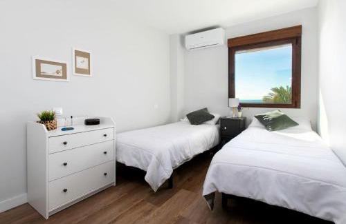Rincón de la Victoria Apartamento | Apartment Rinconada beachfront by Interhome