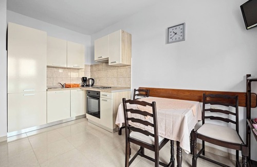 Rab Apartamento | Apartamento Rab con muelle privado y vistas