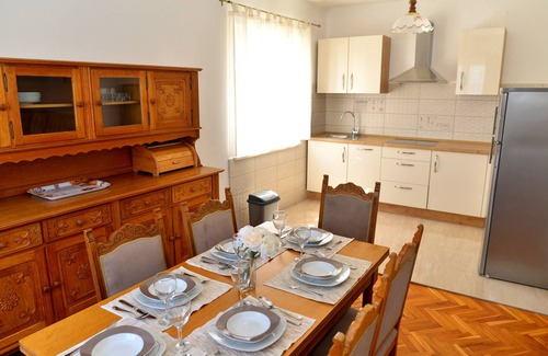 Milcetici Apartamento | Apartman REA 4 **** Con balcón y vista al mar, aire acondicionado.