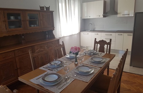 Milcetici Apartamento | Apartman REA 4 **** Con balcón y vista al mar, aire acondicionado.