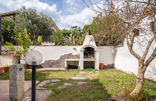 Siniscola Apartamento | Apartamento 'Rebecca' con terraza privada y jardín privado