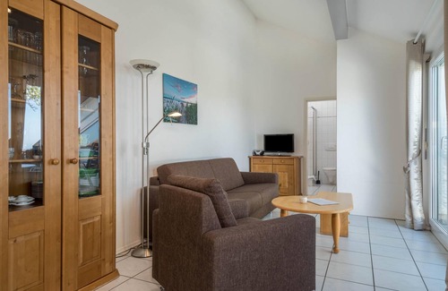 Bodolz Apartamento | "Apartment Red" at the Sonnenhalde Vacation and Fruit Farm