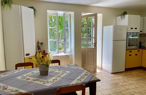 Cublac Apartamento | Apartamento 'Relaxing Family Retreat' con vistas a la montaña, jardín privado y Wi-Fi
