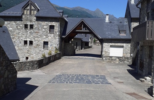 Esquieze-Sere Apartamento | Apartment rental in esquieze-seres hautes pyrénnées
