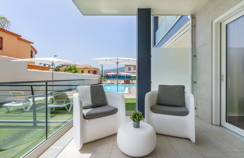 Villa San Pietro Apartamento | Apartamento "Residence Meridian Unità 1" Cerca de la playa con vistas a la montaña