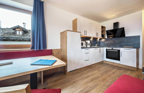 Maranza Apartamento | Apartamento "Residence Condor Rosengarten" con vistas a la montaña, sauna, Wi-Fi y jardín