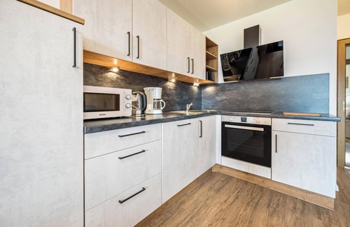Maranza Apartamento | Apartamento "Residence Condor Rosengarten" con vistas a la montaña, sauna, Wi-Fi y jardín