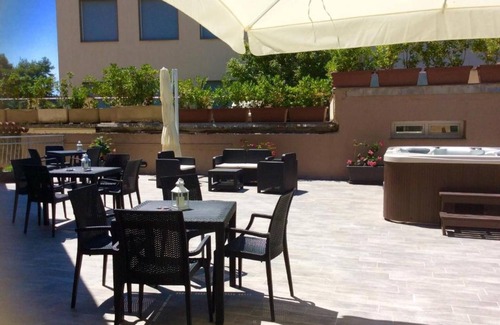 Moneglia Apartamento | Apartamento 'Residence Paradiso Monolocale 306' con balcón, Wi-Fi y aire acondicionado