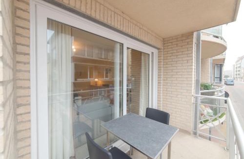 Bredene Apartamento | Apartment Residentie Duinenbries by Interhome