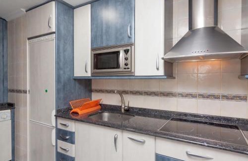 Castro Urdiales Apartamento | Apartment Rico by Interhome