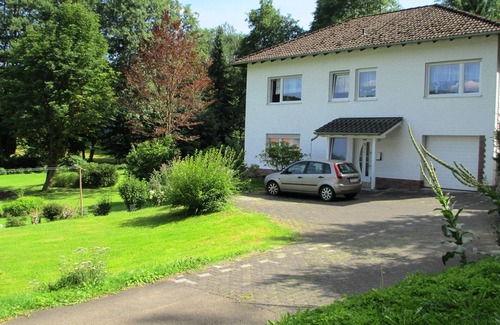Gees Apartamento | Apartamento justo en el bosque en una ubicación tranquila y apartada en el corazón de Vulkaneifel