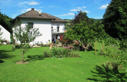 Gees Apartamento | Apartamento justo en el bosque en una ubicación tranquila y apartada en el corazón de Vulkaneifel