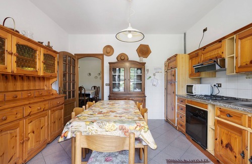 Gorra Apartamento | Apartamento 'Riposo E Relax Al Mare' con vistas a la montaña, terraza privada y Wi-Fi