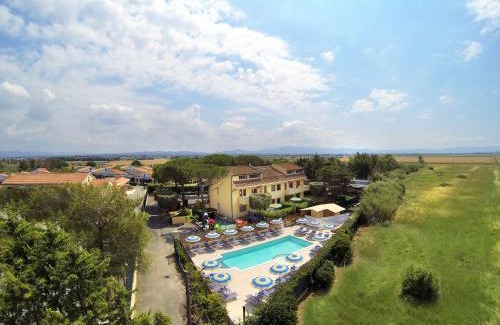 Marina di Cecina Apartamento | Apartment Riviera 3 by Interhome