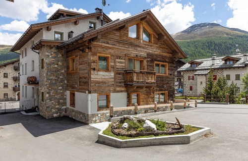 San Rocco Apartamento | Apartamento "Rock Mountain Planet Suite House" con vistas a la montaña, Wi-Fi y balcón