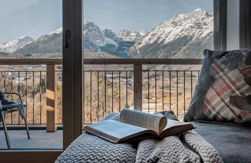 Cavedago Apartamento | Apartamento 'Rododendro' con vistas a la montaña, Wi-Fi y aire acondicionado