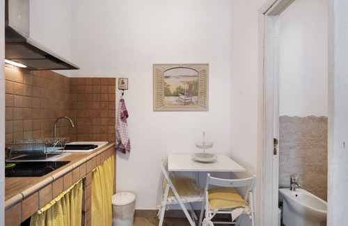 Naples City Centre Apartamento | Apartamento 'Romantico Vicino Al Duomo' con Wi-Fi y aire acondicionado