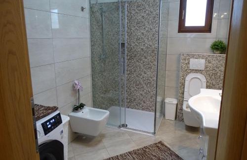 Slavonski Brod Apartamento | Apartment-Roncevic-2-mit-Meeresblick