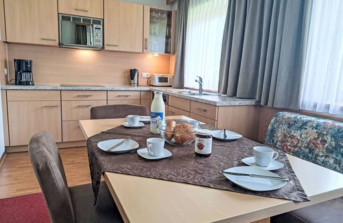 Mayrhofen Apartamento | Apartamento Rosa by Interhome