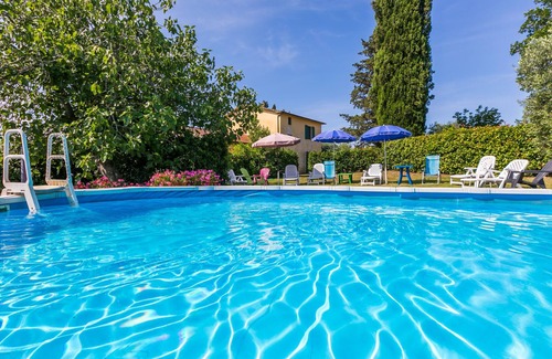 Follonica Apartamento | Apartamento Rosa by Interhome