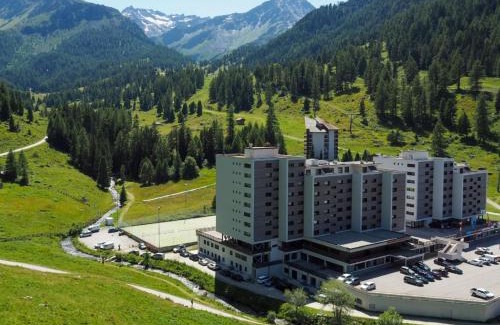 Noveli Apartamento | Apartment Rosablanche A24 by Interhome